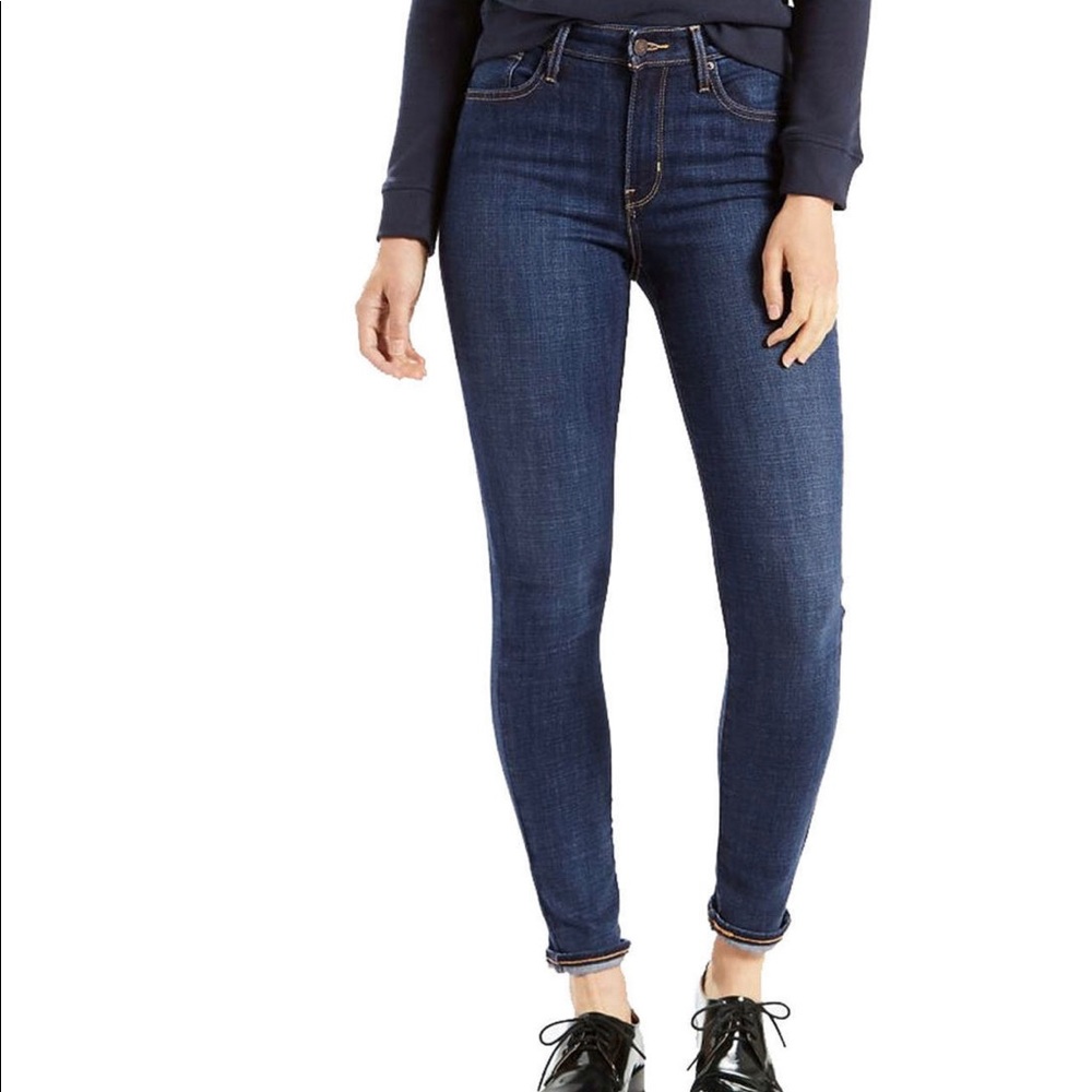 Levi’s 721 High Rise Skinny Jeans -Dark Wash